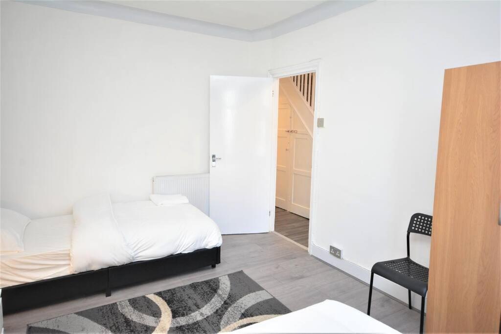 4 Bedroom House In East Londres Exterior foto